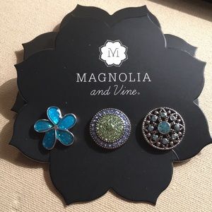 Magnolia and Vine 18mm Original snaps.